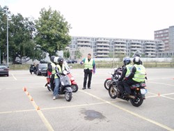 Zeige Details für 2019.07.13 Motorrad Grundkurse im Juli findet der Teil 2 in Winterthur statt  für alle Motorrad Kategorien  Bild von 2019.07.13 Motorrad Grundkurse im Juli findet der Teil 2 in Winterthur statt  für alle Motorrad Kategorien