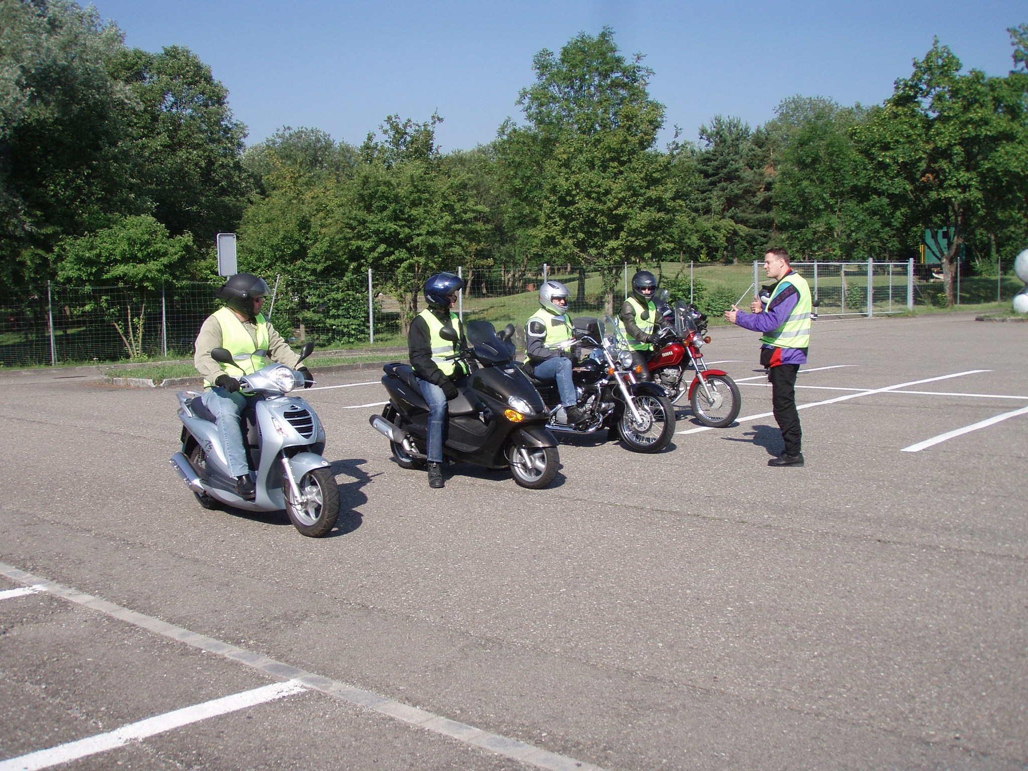 ABCD Fahrschule Winterthur obligatorische Zweiradgrundkurse Motorradgrundkurse  und Rollergrundkurse Winterthur Motorradfahrerfahrschule und Rollerfahrerfahrschule Kategorie A2 bis 35 kw