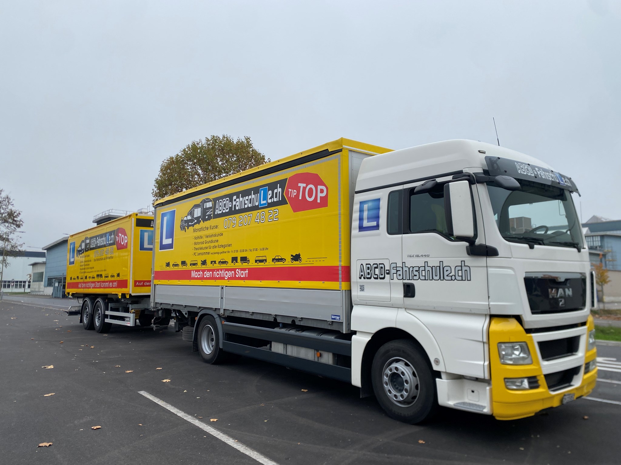 Bild für Kategorie Kategorie CE Lastwagen Anhängerfahrschule mit Tandem und Normal Anhänger-Winterthur